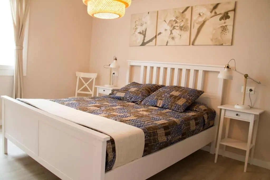 Lloret De Mar - Beachside Apartment - Free Parking - Limited Size Car 0*, 료렛 드 마르 스페인