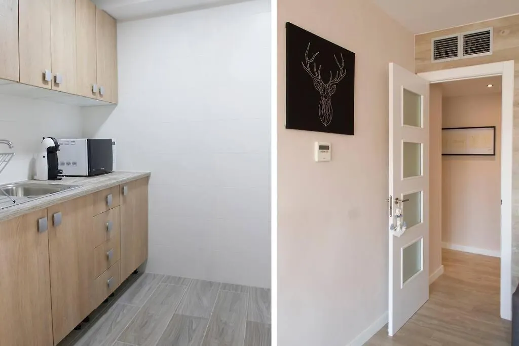 Lloret De Mar - Beachside Apartment - Free Parking - Limited Size Car