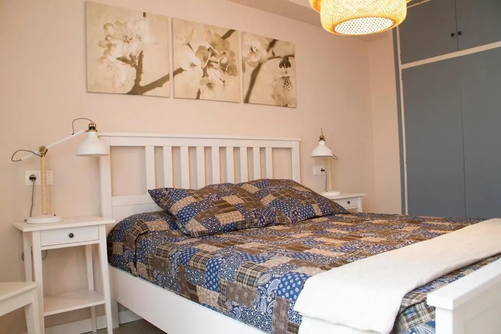 Lloret De Mar - Beachside Apartment - Free Parking - Limited Size Car 0*, 료렛 드 마르 스페인
