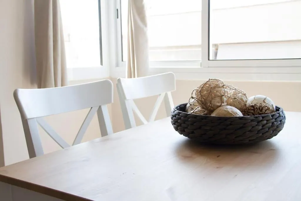 Lloret De Mar - Beachside Apartment - Free Parking - Limited Size Car 스페인