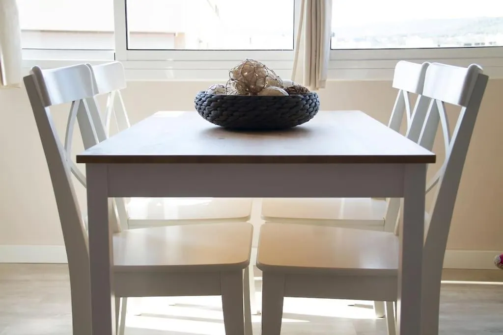 Lloret De Mar - Beachside Apartment - Free Parking - Limited Size Car 스페인